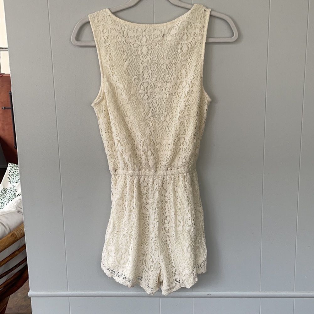 Cream romper - Picture 3 of 4